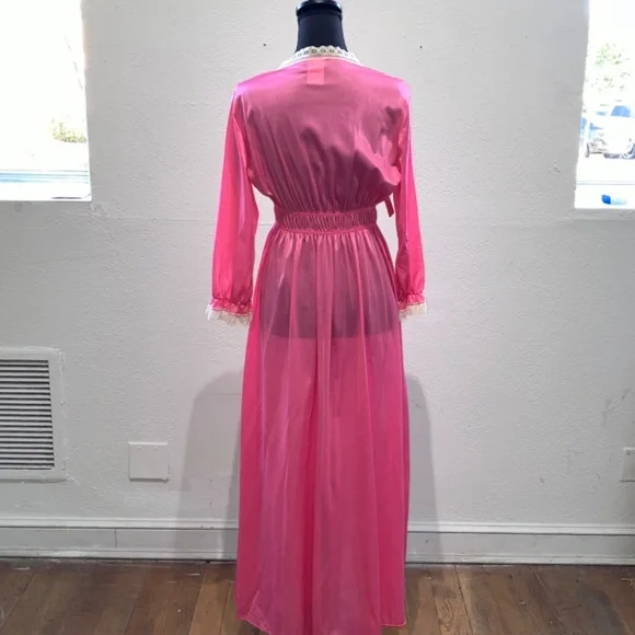 Vintage pink with lace robe - Picture 8 of 14